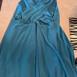 Plus/Curvy Midi Dress 👗 Crossover Neckline